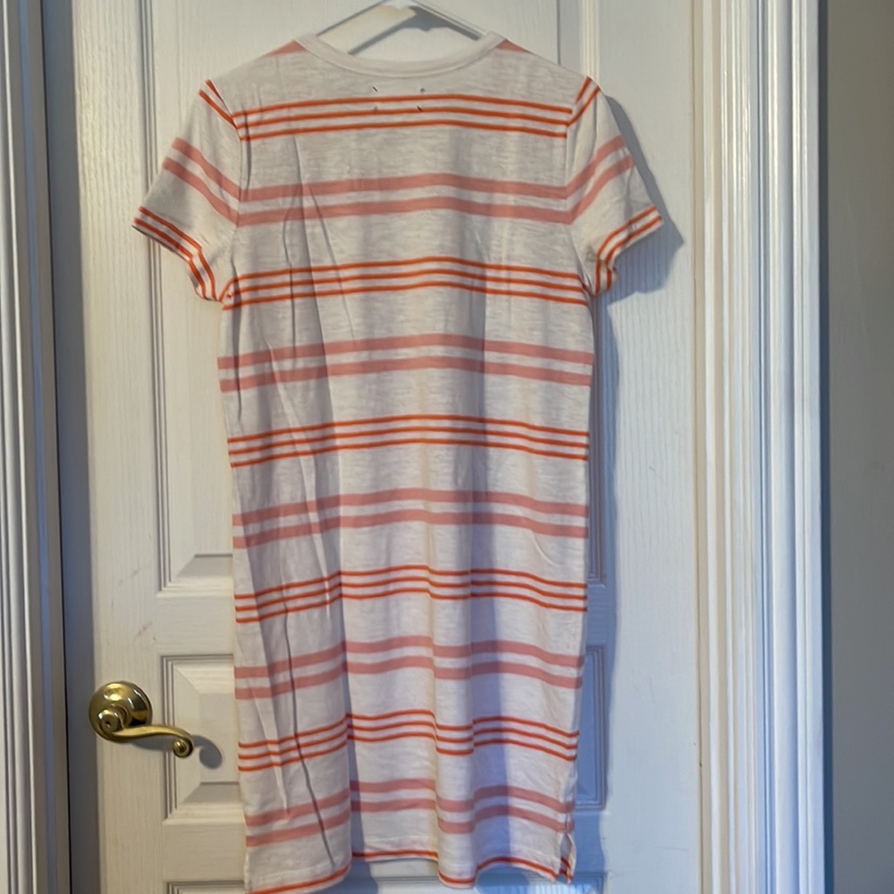 NWOT Lou & Grey t-shirt dress. White with orange stripes. Size medium - Picture 4 of 7